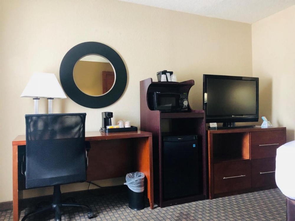 Room image 4